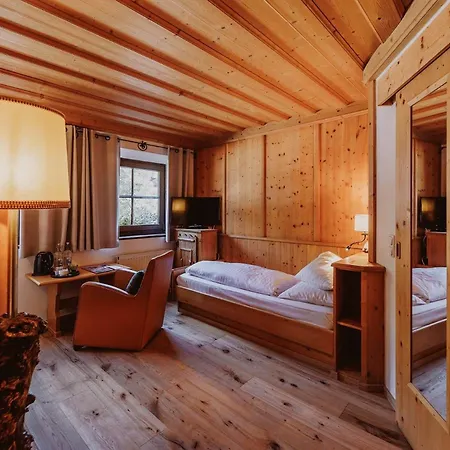 Hotel Gluecksschmiede - Hinterglemm Saalbach-Hinterglemm Room photo