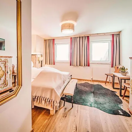 Hotel Gluecksschmiede - Hinterglemm Saalbach-Hinterglemm Room photo
