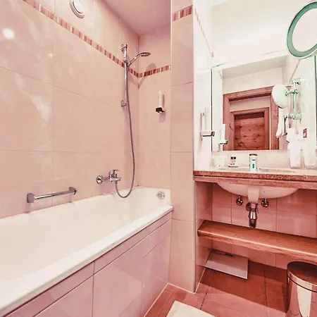 Hotel Gluecksschmiede - Hinterglemm Saalbach-Hinterglemm Room photo