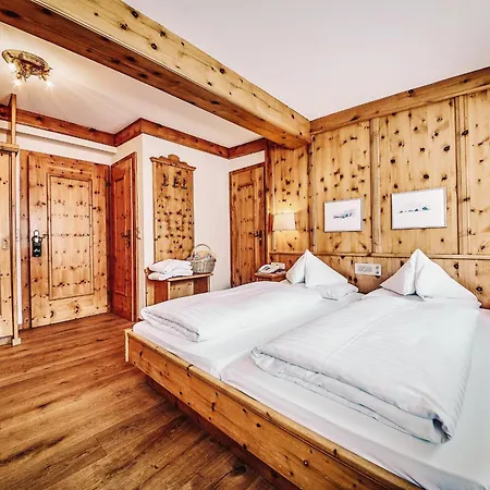 Hotel Gluecksschmiede - Hinterglemm Saalbach-Hinterglemm Room photo