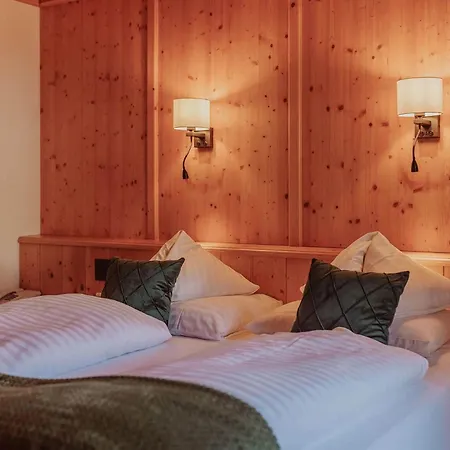 Hotel Gluecksschmiede - Hinterglemm Saalbach-Hinterglemm Room photo