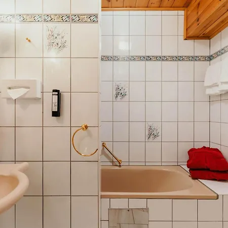 Hotel Gluecksschmiede - Hinterglemm Saalbach-Hinterglemm Room photo